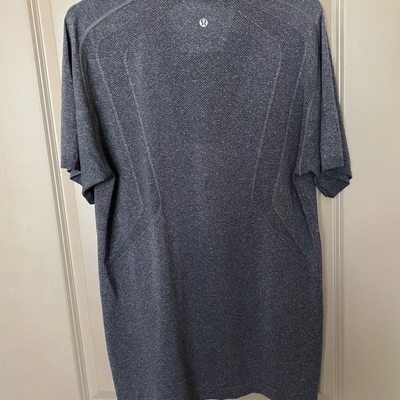 Lululemon Vent Tech Mens Shirt Size Large - Picture 2 of 5